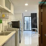 Bên em còn 2 mã studio và duplex, trần cao thông thoáng, đã trang bị đầy đủ nội thất, an ninh cao