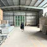 Cho thuê kho 800m2 và 400m2 ngay chân cầu phú mỹ q7, container 40 chạy 24/24, có bảo vệ giữ kho