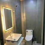 + kết cấu: 1 trệt 1 lầu - 2 phòng ngủ có wc riêng, phòng khách và bếp rộng đẹp, có ban công thoáng mát, hẻm trước nhà 3m. + pháp lý chuẩn mua bán nhanh. + nhà đẹp, thiết kế hiện đại phù hợp với mọi gia đình