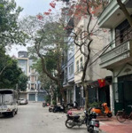 Chính chủ cần bán gấp đất nền phố 8/3- minh khai -hai bà trưng,ô tô ngủ trong nhà,97m2, giá 11,2 tỷ