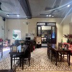 Nhà hàng, quán cafe... mt nguyễn văn hưởng- 1 trệt 1 lầu. giá: 85tr/th