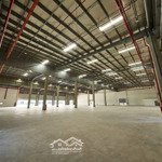 Cho thuê kho hiện đại dt:121.000m2,pccc tự động ,kcn xuyên á ,long an