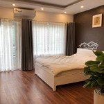 Căn hộ cửa sổ ban công lớn 38m2 đinh công tráng q1