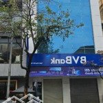 Bán căn building mặt phố nguyễn khang, dt 90m2 x 4 tầng, thông sàn, thuê 70 tr/ th, giá 43 tỷ.