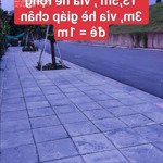 Vỉa hè to,2 mặt đường trước sau thông rộng 2-5 ôtô tránh đỗ,nở hậu