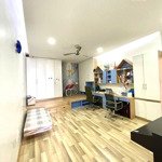 Tôi cần bán nhanh căn 2n2w ở home city 69,9m2, full nội thất, sẵn giao dịch - tell 0904717878