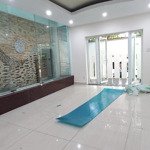 Cho thuê villa 8*20m, hầm, 3 tầng, 4 phòng ngủ gần siêu thị metro an phú - 40 triệu