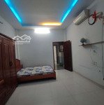 Cho thuê nhà 120m2 2pn 2wc ngay cá sấu hoa cà