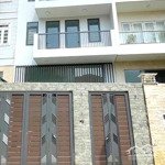 Nhà villa, 3 lầu, 5 phòng ngủ 4 vệ sinh đường điện biên phủ, p15, bình thạnh