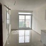 Em sang nhượng, căn 51m2, 2pn/1wc - 2.1 tỷ (view hồ bơi, lầu 9 mát mẻ)