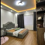 Siêu hot, mặt ngõ giải phóng, diện tích 70 m2, kinh doanh, ôtô đỗ cửa, giá bán 9 tỷ 9