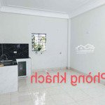 Nhà mới 45m2 có 2 phòng, giá 4,5 triệu, có điều hoà, nóng lạnh