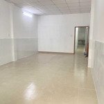 Nhà mặt tiền nguyên căn hẻm xe hơidiện tích100m2 giá bán 13 triệu/tháng kế bên ub phường 10. l/h 0909 456 158