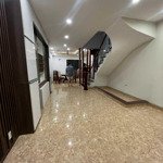 Cho thuê liền kề trung văn vinaconex , 90 m2 x 5 tầng, nhà đẹp, có nội thất tiện ở và làm vp