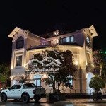 Cần bán gấp nền goldenbay bãi dài dt: 108m2 giá chỉ 16,5tr/m2 gần công viên, hồ 4ha lh: 0908207092