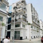 Nhà full nội thất khu compound - cổng bảo vệ - nhà mới keng.