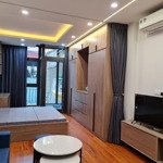 Cho thuê chdv 45m2 full đồ gần đường thanh niên, 10m ra view hồ tây, hà nội