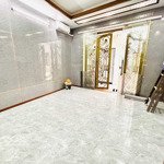 Hiếm có khó tìm, bán nhà hàng xóm gamuda, vị trí lô góc, ô tô đỗ cửa, 30m2*6 tầng, nhỉnh 5 tỷ