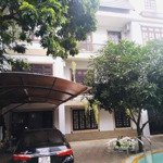 Cho thuê villa sân vườn nguyễn văn trỗi, phú nhuận