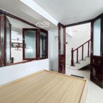 3tr_phòng studio 23m2, full đồ, ban công thoáng ngõ 3 thái hà, ở luôn