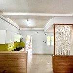 Cho thuê nhà kdc tiamo phú thọ, nhà 1 trệt 1 lầu, 2pn, sân oto 7 chổ, view sông đẹp, rất thoáng