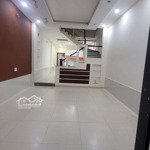 Nhà cho thuê hxh (2 mặt hẻm ) âu dương lân, p2 dt: 4 x 20 m. giá 17tr5