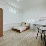 Studio full nội thất_ thang máy_hầm xe_đặng văn ngữ_ ngay mặt tiền đường_cho nuôi pet_35m2