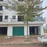 Cần bán shophouse 2 mặt tiền, đường đôi trước nhà và đường 3 xe tránh view công viên sau nhà