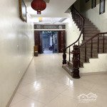 Cho thuê nhà 84 m2 x 4 tầng, ngõ oto tránh, gần hồ linh đàm