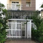 Chính chủ bán nhà shophouse mt đường sô 2 - trục chính kdc 6b intresco (lối vào chung cư terra mia)