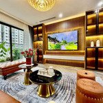 Chính chủ bán căn c3- golden place - 54 lê văn lương 122m 3 ngủ bc đông nam full cao cấp