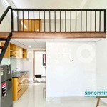 Duplex cửa sổ trời siêu thoáng nằm ngay khu chế xuất