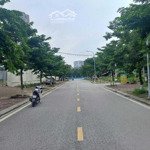 Nhà mặt phố, linh đàm - hoàng mai, view hồ cực chill, ô tô tránh, kinh doanh