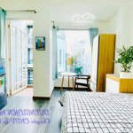 Căn hộ balcon bếp xa giường full nt ngay phan xích long phú nhuận