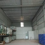 Kho cho thuê quận 7 dt 180m2 , trần mát trống vào sử dụng ngay