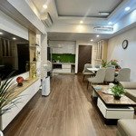 Cho thuê 2 phòng ngủ 2 vệ sinh73m2 chung cư cao cấp orchard garden phú nhuận, gần công viên gia định