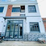 Nhà trệt lầu mới hẻm 120 hoàng quốc việt 3 phòng ngủ có máy lạnh