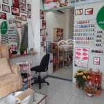 Sang tiêm nail 36 triệu