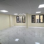 Chính chủ cho thuê nhà ngõ 49 huỳnh thúc kháng,đống đa: 100m2, mặt tiền 7m, 5 tầng thang máy.vị trí