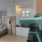 Cho thuê căn hộ 1 phòng ngủview biển trực diện tầng cao full nội thất