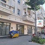 Cho thuê nhà ngay cityland mt đường số 3, p. 10 - gò vấp. dt: 5x20m trệt 4 lầu có thang máy - 60 tr