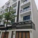 Cho thuê nhà shophouse gần goldmark 196 hồ tùng mậu. 150m2 5 tầng1hmặt tiền10m nhà mới 100% thang máy 80 triệu