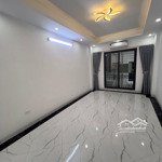 Bán nhà riêng ô tô ngủ trong nhà. không phải đi bộ lên tầng dt 40m2 x 6t