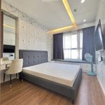 Cho thuê căn góc 2pn 2wc golden mansion 119 phổ quang full nt như hình