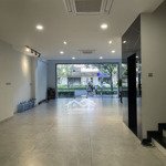 Mặt bằng trệt + lửng nguyễn thị nhung, 200m2 giá 35tr (thương lượng)