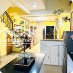 Bán nhà 3 tầng sát biển mỹ khê, thiết kế homestay cho khách tây thuê