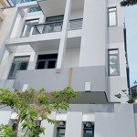 Cho thuê villa trung tâm đảo kim cương, q2, 800m2 sd, giá 55 triệu