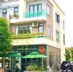 Bán shophouse căn góc đường lớn tặng kèm cửa hàng cafe và hợp đồng thuê nhà