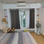 Cho thuê chdv 1n1k 45m2 hàm long, có phòng bếp riêng, cách hồ hoàn kiếm 700m full đồ, giá 7,5 triệu