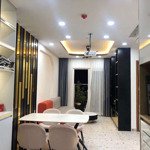 Cho thuê căn hộ diamond riverside 2pn_2 vệ sinh nhà full nội thất